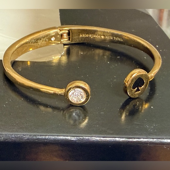 Kate Spade Spot The Spade Open Hinge Bangle - Picture 2 of 4